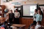 Активисты детского волонтерского движения "Соник" (Челябинск) приняли участие в акции "От слов - к делу", приуроченной к Дню доброты