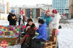 Челябинская областная универсальная научная библиотека провела фестиваль ярнбомбинга #РасКраски