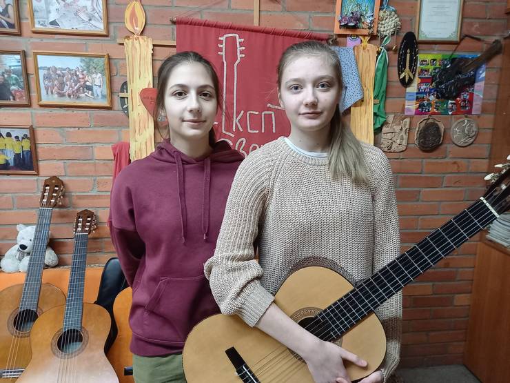 anastasiya-i-varvara-vasilyuk.jpg