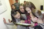 Воспитанники челябинской Студии Олега Митяева посетили фотовыставку творческого дуэта EvsuVdo