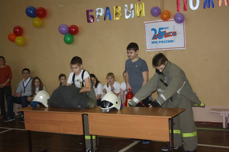 g.noyabrsk-bravye-pozharnye-shkoly-12-4.jpg