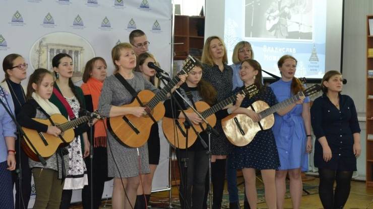 koncert-v-biblioteke-s-severnymi-pesnyami.jpg