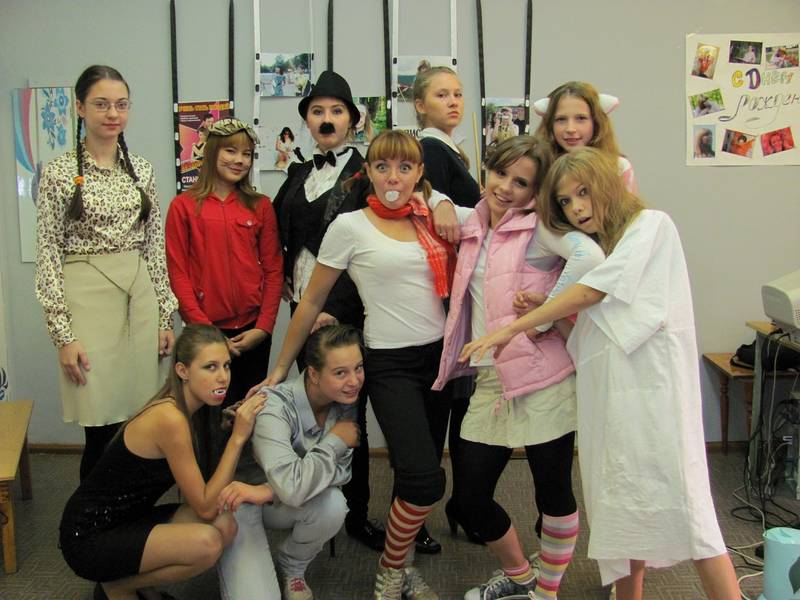 kostyumirovannyj-bal-v-studii.jpg