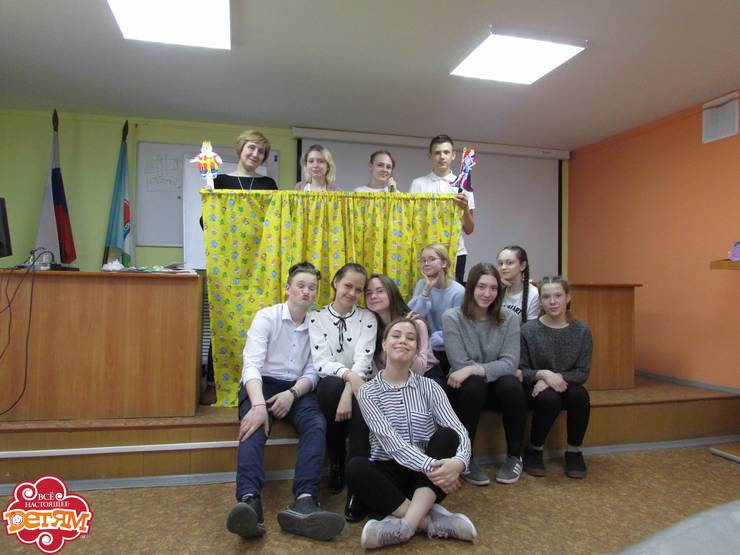 v-aktovom-zale-okb-pered-spektaklem.jpg